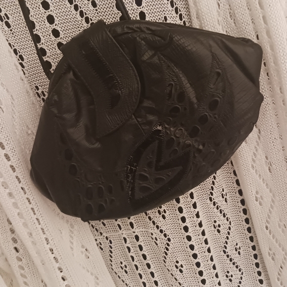 VINTAGE Bags By Pinky ® Black Leather Clutch w/ Hideable Shoulder Strap - Picture 2 of 13